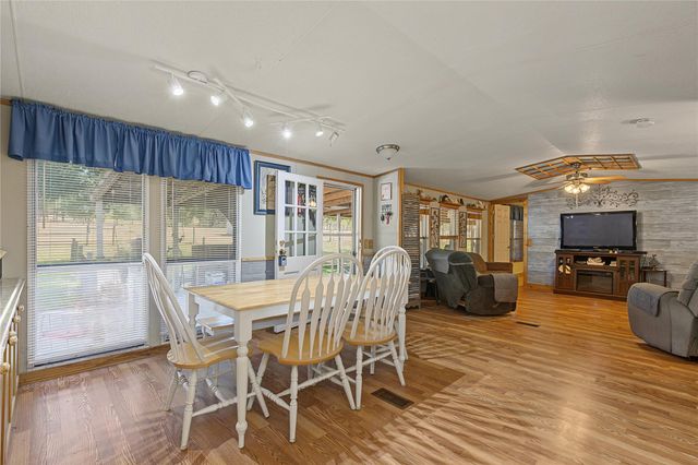 26 Spring Creek Circle A, Huntsville, TX 77320
