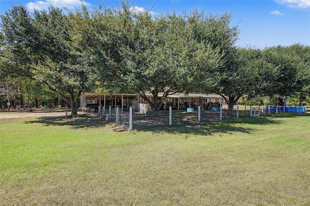 26 Spring Creek Circle A, Huntsville, TX 77320