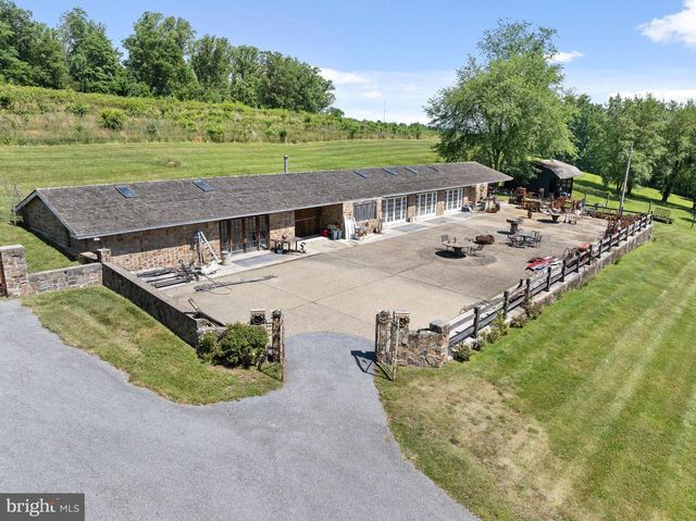 1740 LENAPE RD, West Chester, PA 19382