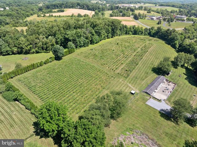 1740 LENAPE RD, West Chester, PA 19382