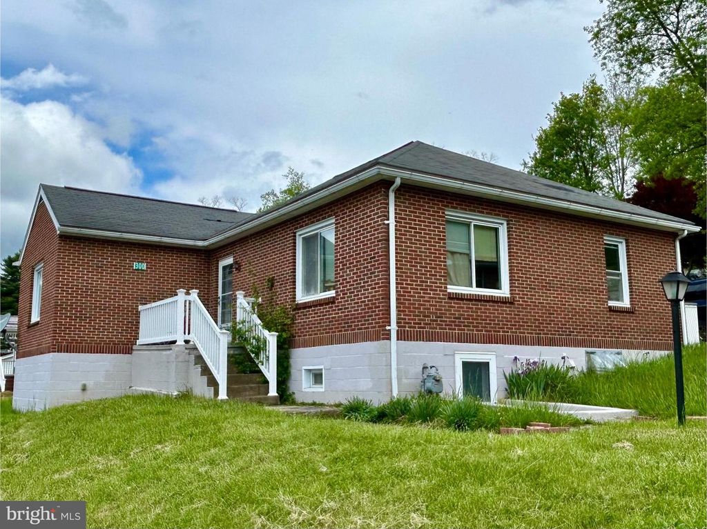 300 BAUGHMAN ST, Westernport, MD 21562