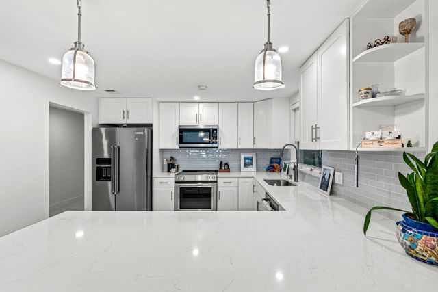 336 Venetian Drive 1, Delray Beach, FL 33483