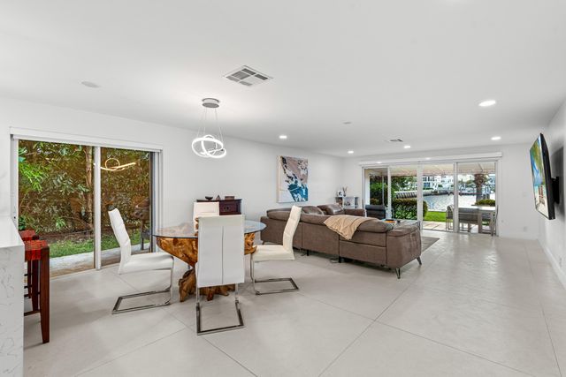 336 Venetian Drive 1, Delray Beach, FL 33483