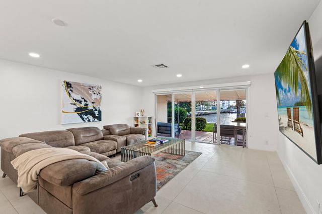 336 Venetian Drive 1, Delray Beach, FL 33483