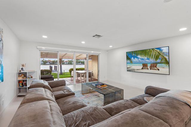 336 Venetian Drive 1, Delray Beach, FL 33483