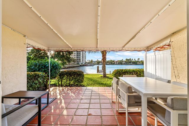 336 Venetian Drive 1, Delray Beach, FL 33483