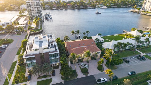 336 Venetian Drive 1, Delray Beach, FL 33483