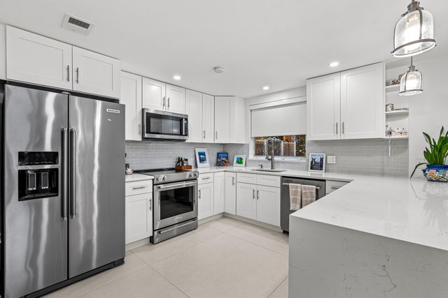 336 Venetian Drive 1, Delray Beach, FL 33483