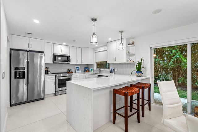 336 Venetian Drive 1, Delray Beach, FL 33483