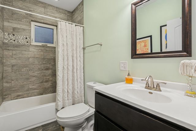 6251 W Patterson Avenue, Chicago, IL 60634