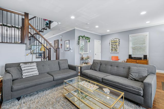 6251 W Patterson Avenue, Chicago, IL 60634