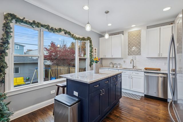 6251 W Patterson Avenue, Chicago, IL 60634