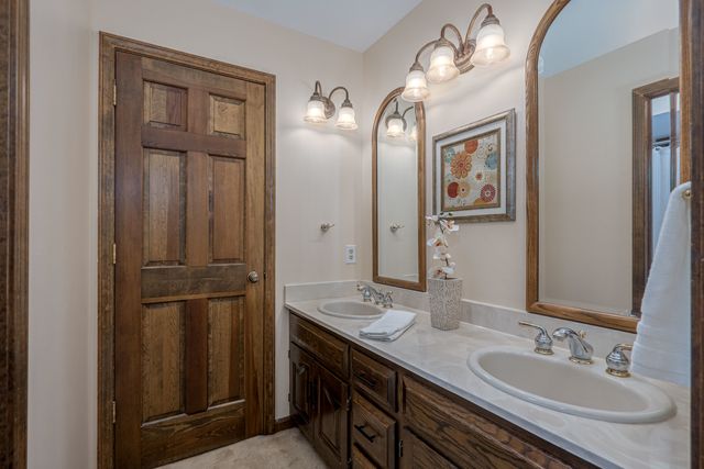 5N662 Forest Glen Lane, St. Charles, IL 60175