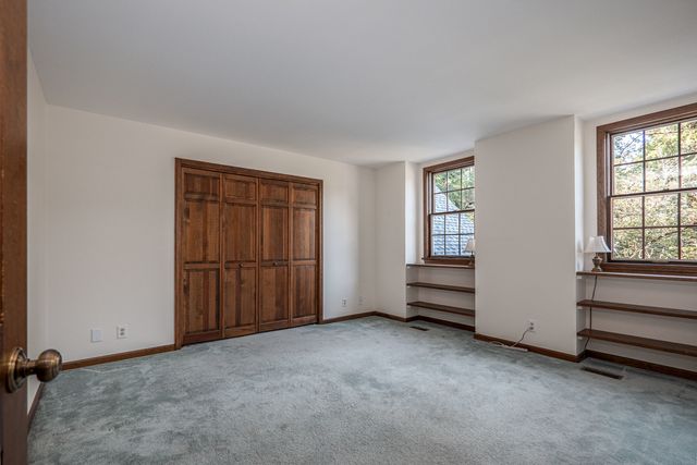 5N662 Forest Glen Lane, St. Charles, IL 60175