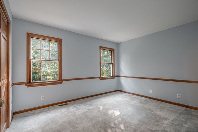 5N662 Forest Glen Lane, St. Charles, IL 60175