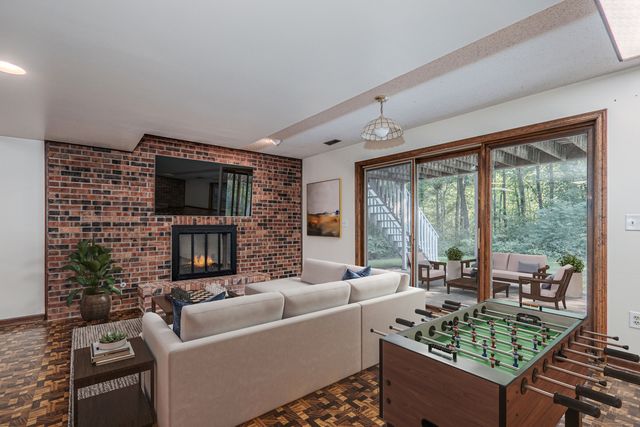 5N662 Forest Glen Lane, St. Charles, IL 60175