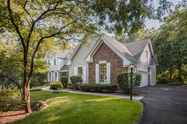 5N662 Forest Glen Lane, St. Charles, IL 60175