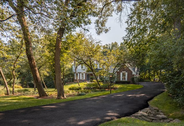 5N662 Forest Glen Lane, St. Charles, IL 60175