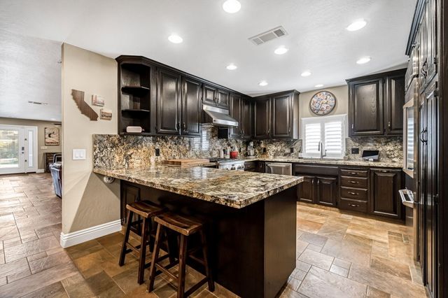 505 Ash Street, Lemoore, CA 93245