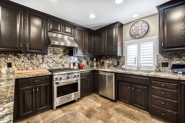 505 Ash Street, Lemoore, CA 93245