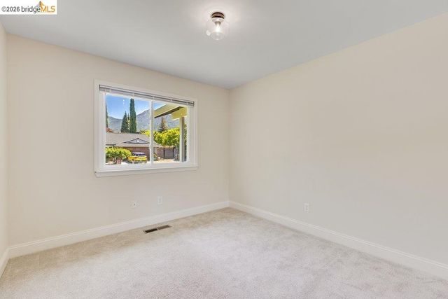 608 W Myrick Ct, Clayton, CA 94517