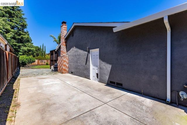608 W Myrick Ct, Clayton, CA 94517