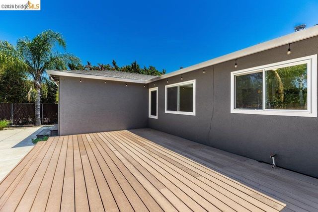 608 W Myrick Ct, Clayton, CA 94517