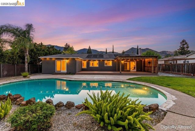 608 W Myrick Ct, Clayton, CA 94517