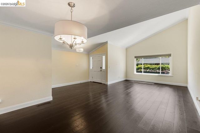608 W Myrick Ct, Clayton, CA 94517