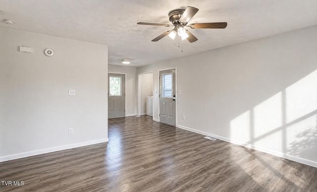 728 South Lynn Avenue, Elizabethton, TN 37643