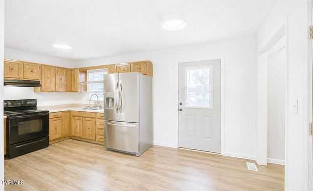 728 South Lynn Avenue, Elizabethton, TN 37643