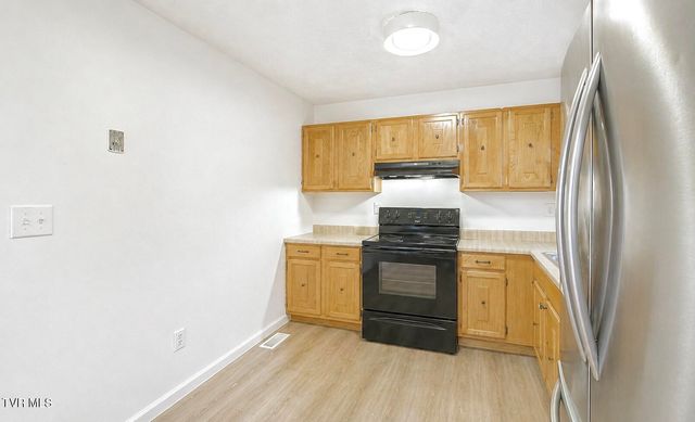 728 South Lynn Avenue, Elizabethton, TN 37643