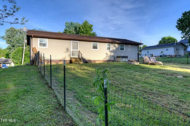 728 South Lynn Avenue, Elizabethton, TN 37643