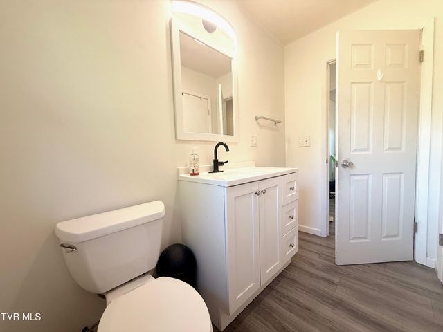 728 South Lynn Avenue, Elizabethton, TN 37643