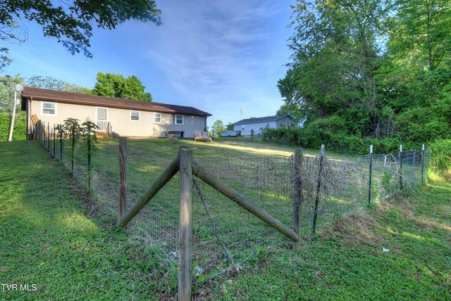 728 South Lynn Avenue, Elizabethton, TN 37643