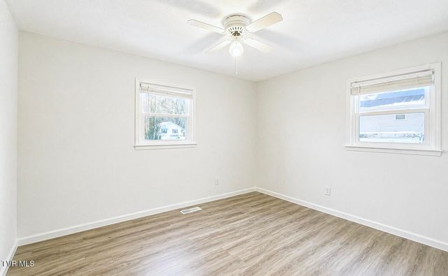 728 South Lynn Avenue, Elizabethton, TN 37643