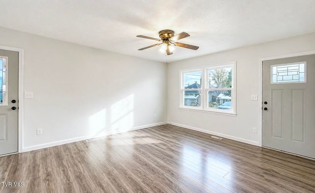 728 South Lynn Avenue, Elizabethton, TN 37643