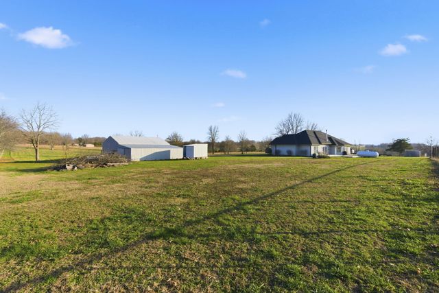 5267 W Nokes Lane, Brookline, MO 65619