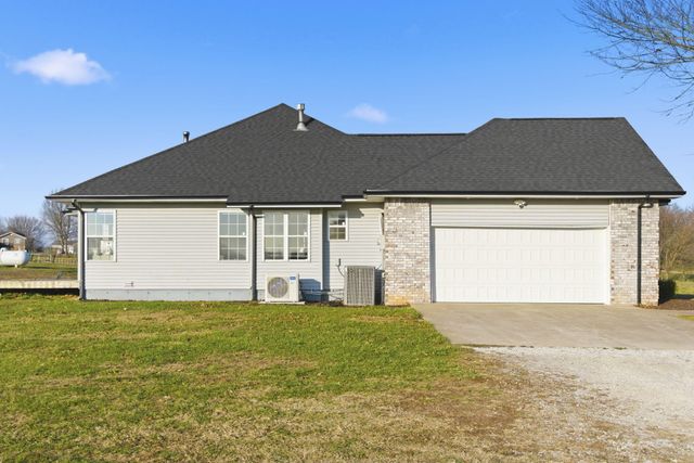 5267 W Nokes Lane, Brookline, MO 65619