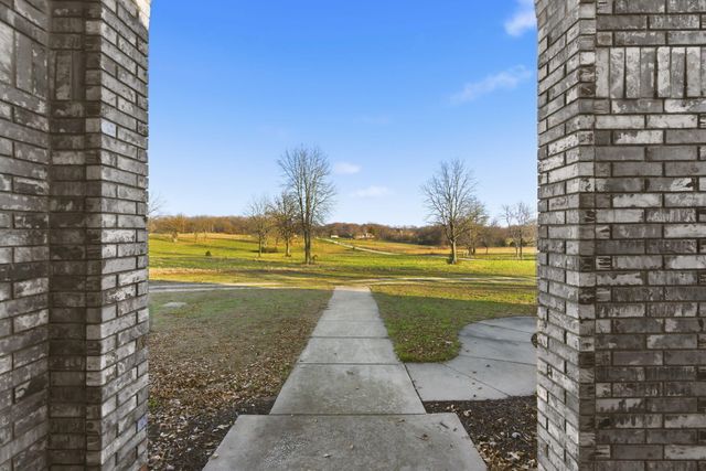 5267 W Nokes Lane, Brookline, MO 65619