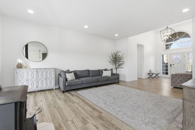 5267 W Nokes Lane, Brookline, MO 65619