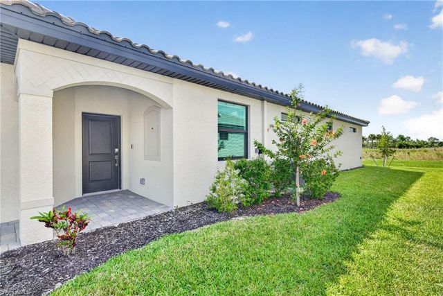 19488 Hinkley DR, Estero, FL 33928