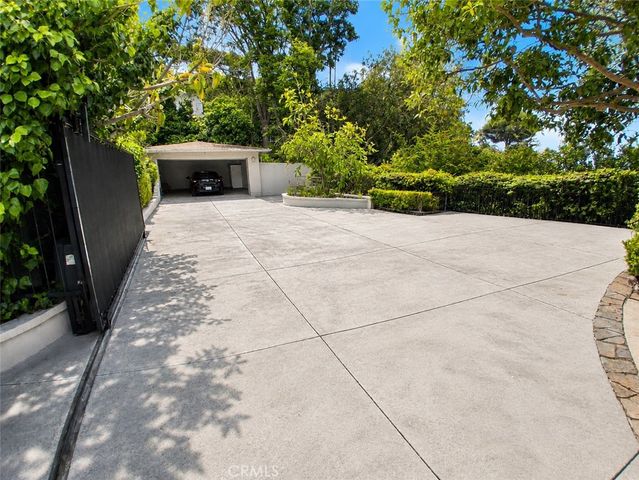 1005 Stradella, Los Angeles, CA 90077