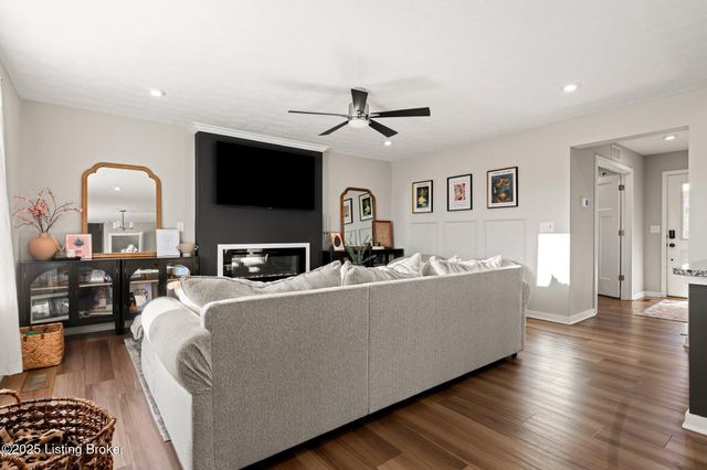 426 Birchwood Dr, Shepherdsville, KY 40165