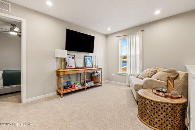 426 Birchwood Dr, Shepherdsville, KY 40165