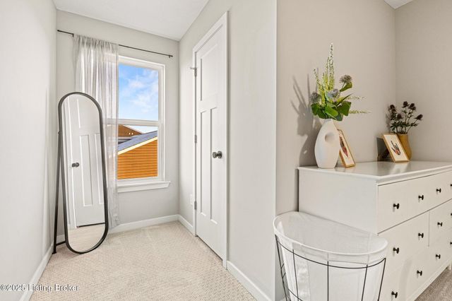 426 Birchwood Dr, Shepherdsville, KY 40165