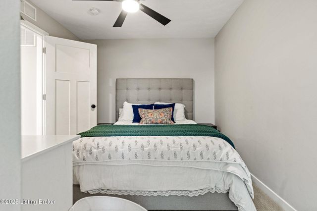 426 Birchwood Dr, Shepherdsville, KY 40165