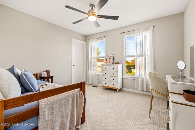 426 Birchwood Dr, Shepherdsville, KY 40165