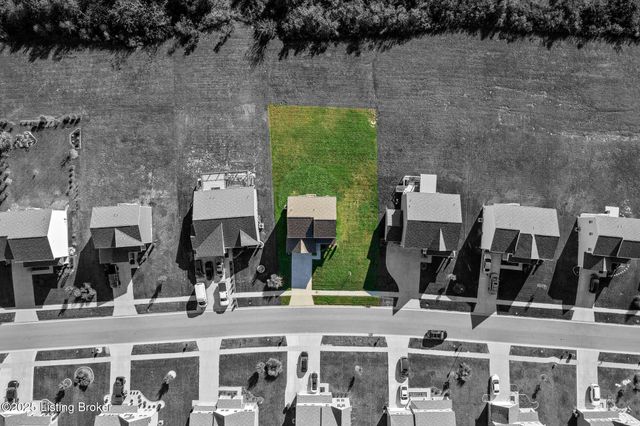 426 Birchwood Dr, Shepherdsville, KY 40165