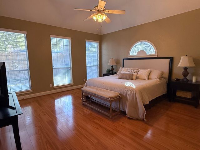 6905 Vista Ridge Court, Fort Worth, TX 76132